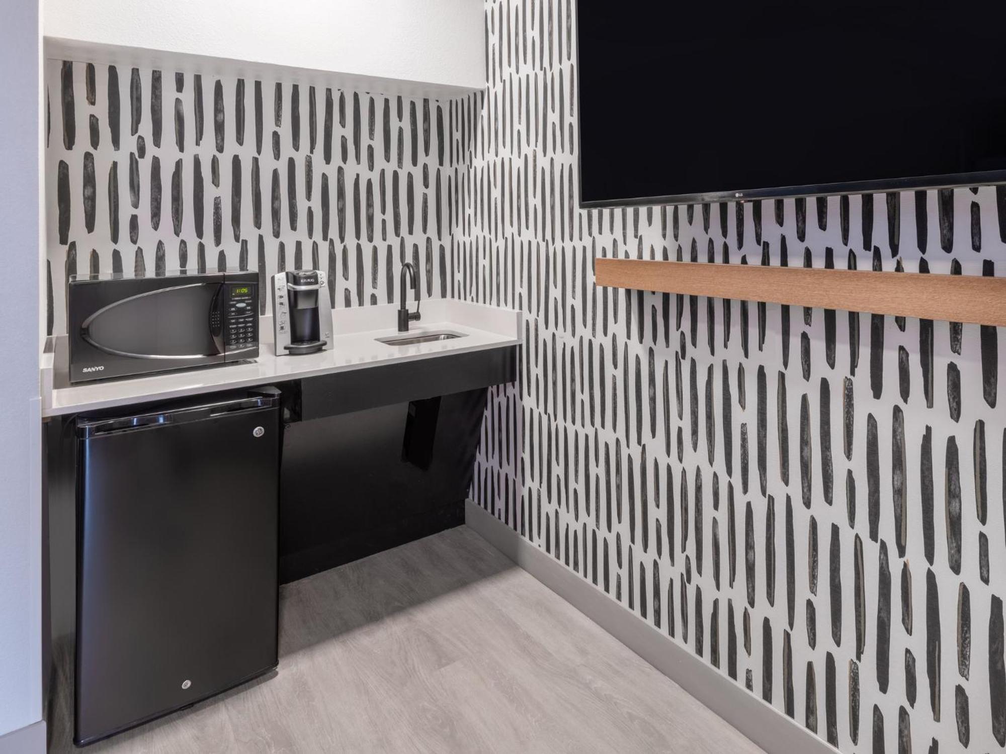 Atwell Suites Austin Airport By Ihg Zewnętrze zdjęcie